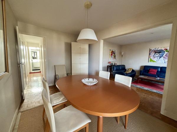 Appartement
                                                                                                                                                                                                                                                                                                                        5 pièce(s)                                                                                                                                                                                                          3 chambre(s)                                                                                                                                                                                                          99.75  m²