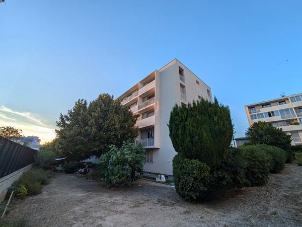 A VENDRE MARSEILLE 13004 CHARTREUX ST JUST BEAUREGARD APPARTEMENT TYPE 4 T4 4 PIECES BALCON CAVE PARKING JARDIN