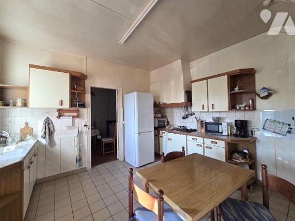 VAILLY-SUR-AISNE : CHARMANTE MAISON AVEC JARDIN

Venez découvrir cette maison construite en p...