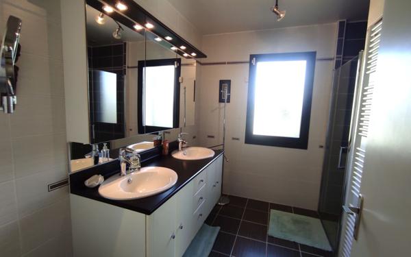 Maison à vendre    6 pièces •  Douarnenez