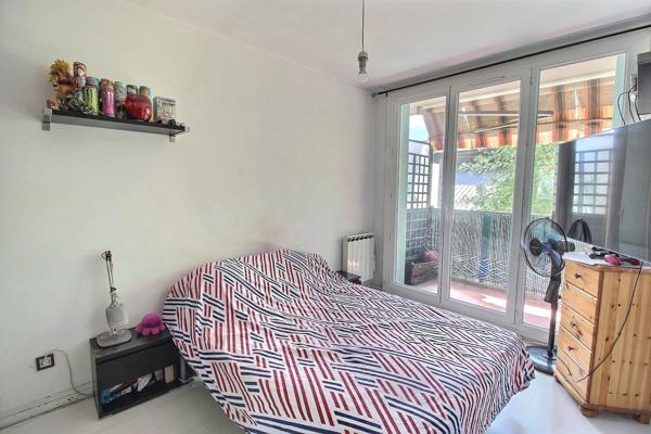 Marignane, Appartement 4 pièces 67.5 m2 + balcon et cave privative