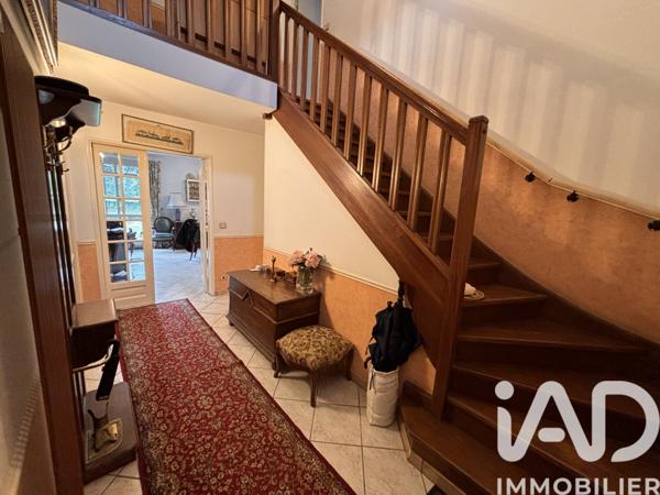 Maison à vendre 7 pièces 159 m² Le Chesnay-Rocquencourt