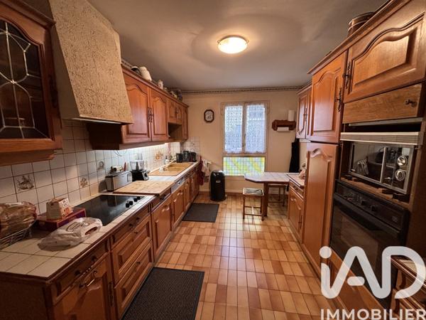 Maison à vendre 7 pièces 159 m² Le Chesnay-Rocquencourt