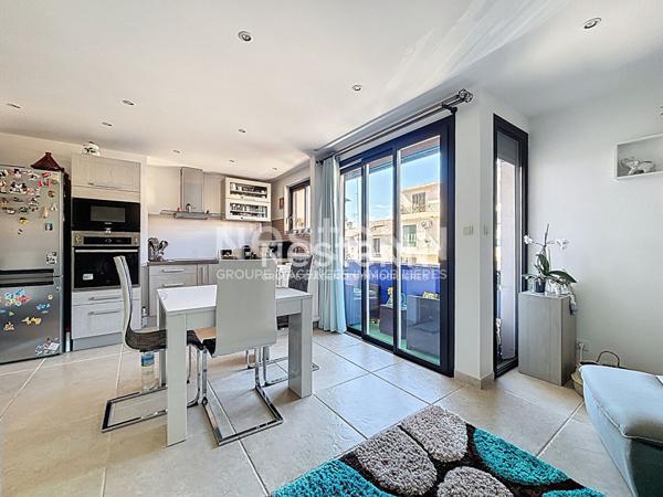 Golfe-Juan - 4 P - 76 m² - Traversant - Garage - Cave - Centre Ville