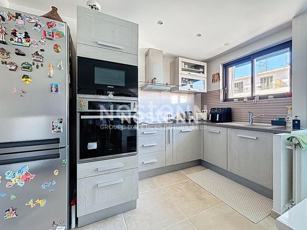 Golfe-Juan - 4 P - 76 m² - Traversant - Garage - Cave - Centre Ville