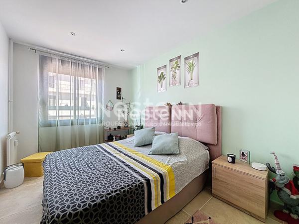 Golfe-Juan - 4 P - 76 m² - Traversant - Garage - Cave - Centre Ville