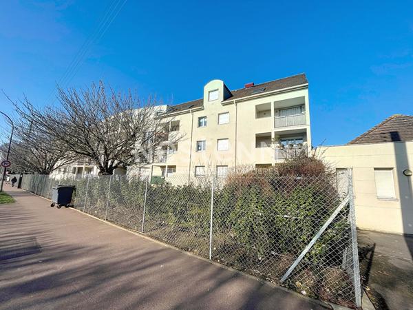 Appartement Chilly Mazarin 4 pièce(s) en duplex proche du centre-ville, du complexe sportif Jesse Owens et des transports