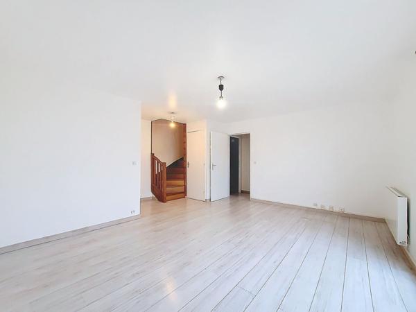 Appartement Chilly Mazarin 4 pièce(s) en duplex proche du centre-ville, du complexe sportif Jesse Owens et des transports