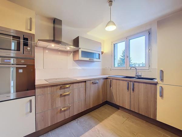 Appartement Chilly Mazarin 4 pièce(s) en duplex proche du centre-ville, du complexe sportif Jesse Owens et des transports