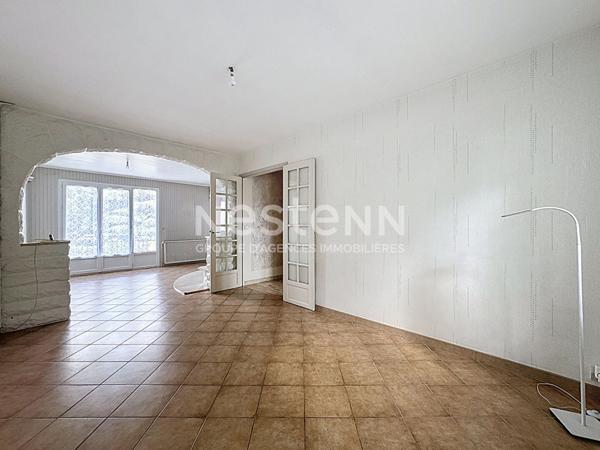 À vendre : Maison individuelle de 126 m² avec grand jardin, garage triple et combles aménageables à Morangis