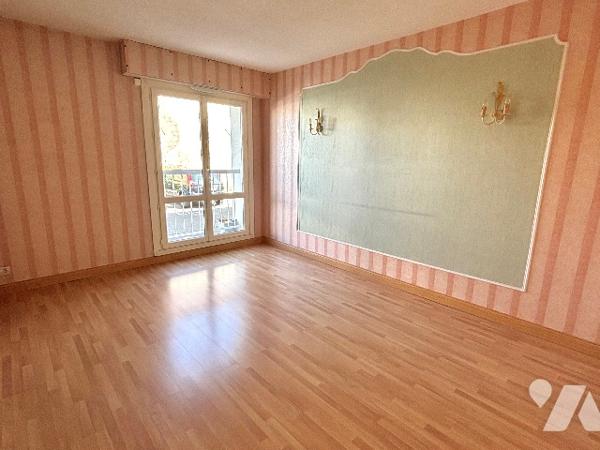 5 MN. GARE DE CHARTRES, BEAU 5 PIECES 92.26m² CARREZ TRES LUMINEUX - EXPO EST OUEST