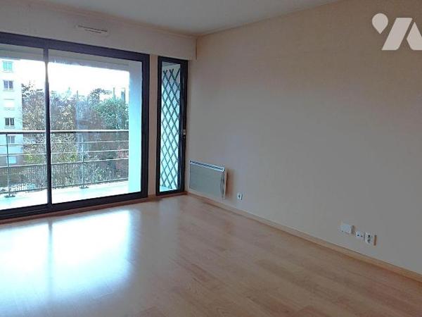 Appartement à Vendre à Rennes (35000) en Ille-et-Vilaine (35)

Découvrez cet appartement situ...