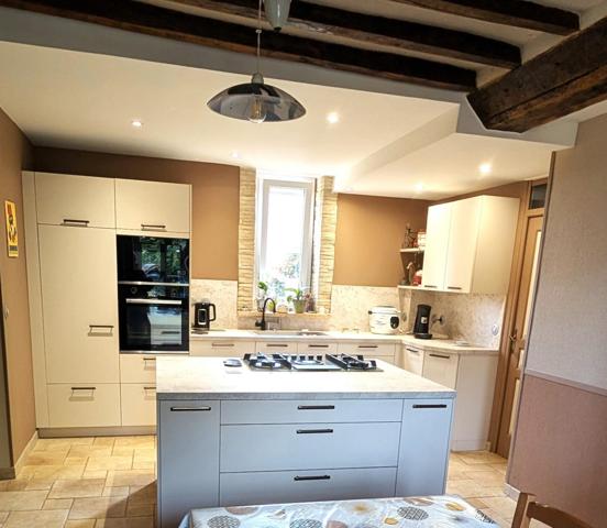 Maison à Mortagne-au-Perche, 61400 - 7 pièces 232m²