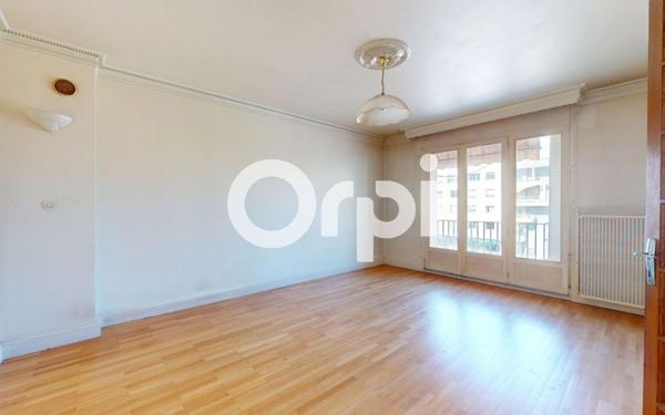 Appartement à vendre    2 pièces • 63 m2 Bron