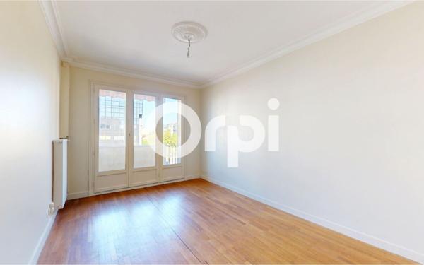Appartement à vendre    2 pièces • 63 m2 Bron