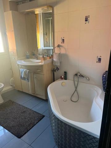 Vente                                                      Appartement
                        
                     3 pièces                      80 m2                     à Perpignan