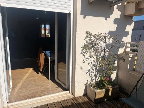 Vente                                                      Appartement
                        
                     3 pièces                      80 m2                     à Perpignan