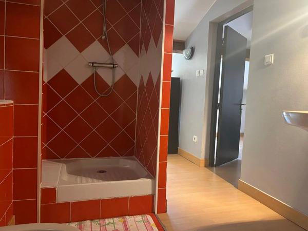 Vente                                                      Appartement
                        
                     3 pièces                      80 m2                     à Perpignan