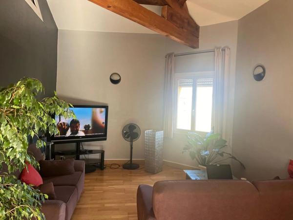 Vente                                                      Appartement
                        
                     3 pièces                      80 m2                     à Perpignan
