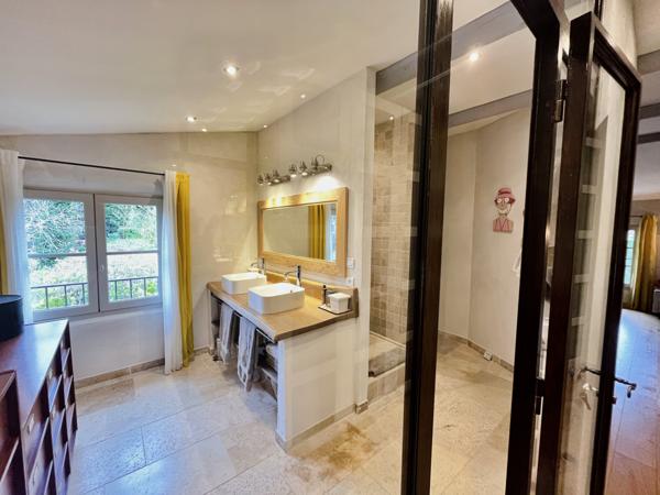 L'Isle-sur-la-Sorgue (84800) PROPRIETE 360 M2