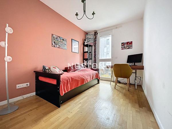 ISSY LES MOULINEAUX - FORT D'ISSY - Vente appartement 3 pièces traversant de 67.84 m² avec une terrasse orienté Sud/Ouest