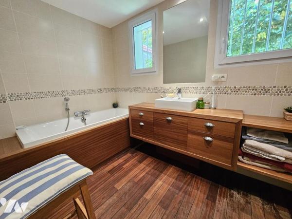 SAINT-HERBLAIN Bouvardière, Maison 4 Chambres, 1 bureau, un garage sur parcelle de 1060m²