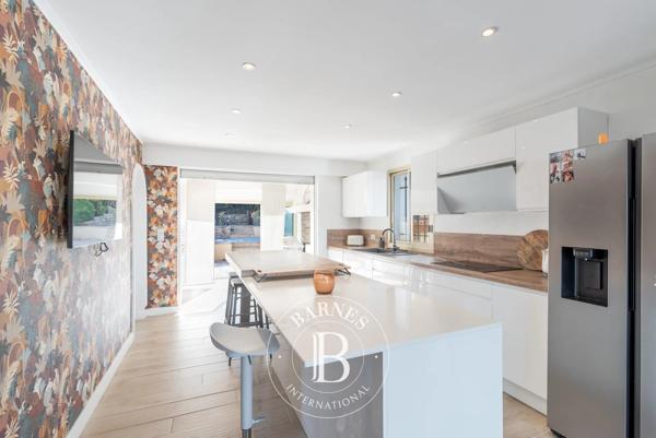 Mouans-Sartoux, Villa 6 Chambres -  250 m² à vendre