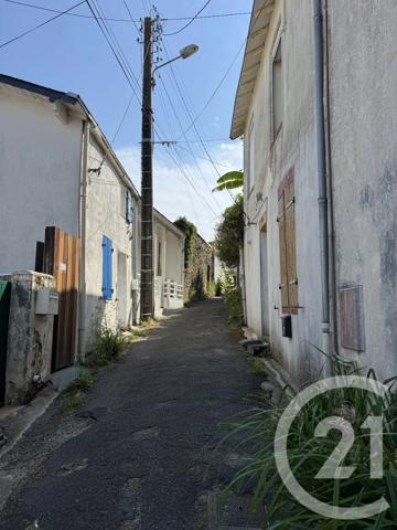 Maison à vendre  2 pièces - 36,25 m 2   PORNIC  - 44