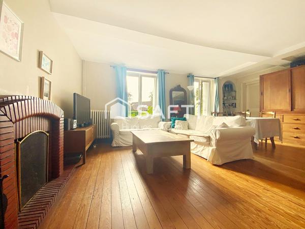 Propriété de caractère en pierre proche toutes commodités