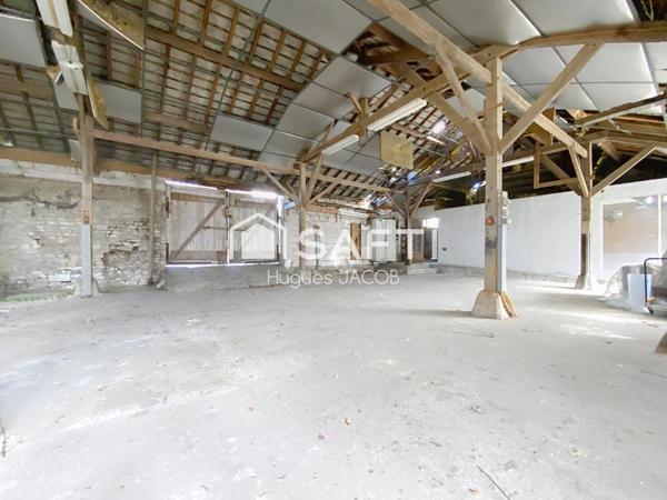 Propriété de caractère en pierre proche toutes commodités