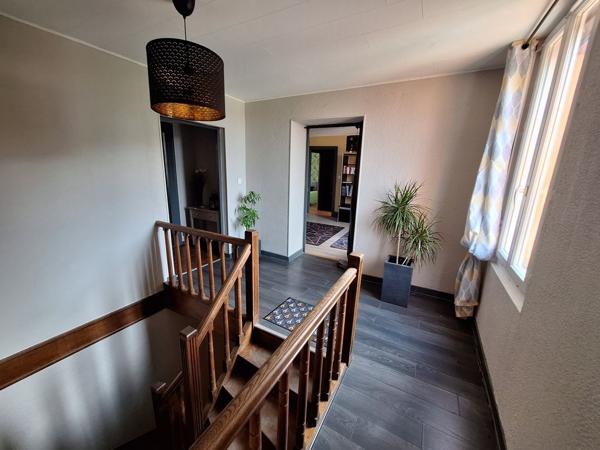 Maison Montceau Les Mines 5 pièce(s) 197 m2