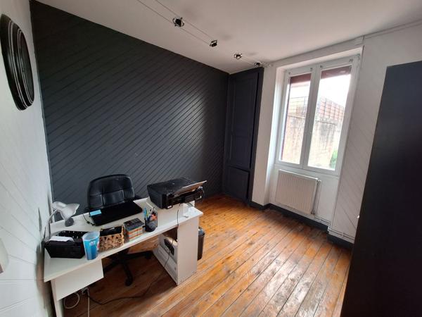 Maison Montceau Les Mines 5 pièce(s) 197 m2