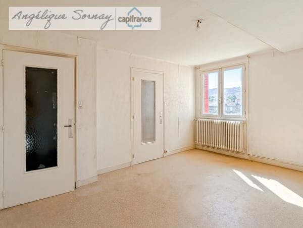 Maison familiale avec fort potentiel – 175 m² habitables – à Lons-le-Saunier