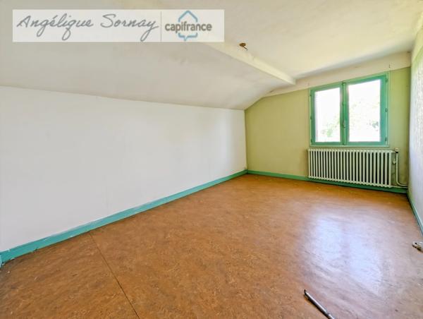 Maison familiale avec fort potentiel – 175 m² habitables – à Lons-le-Saunier