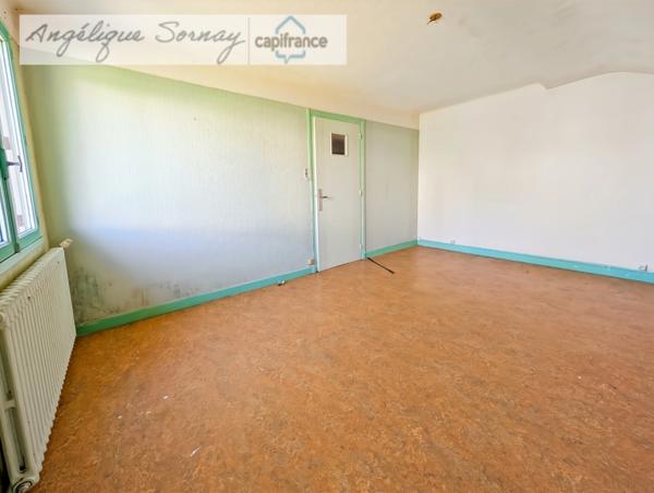 Maison familiale avec fort potentiel – 175 m² habitables – à Lons-le-Saunier