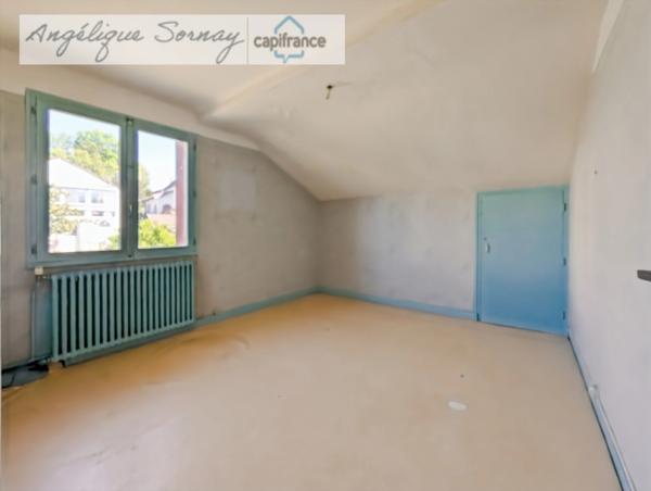 Maison familiale avec fort potentiel – 175 m² habitables – à Lons-le-Saunier