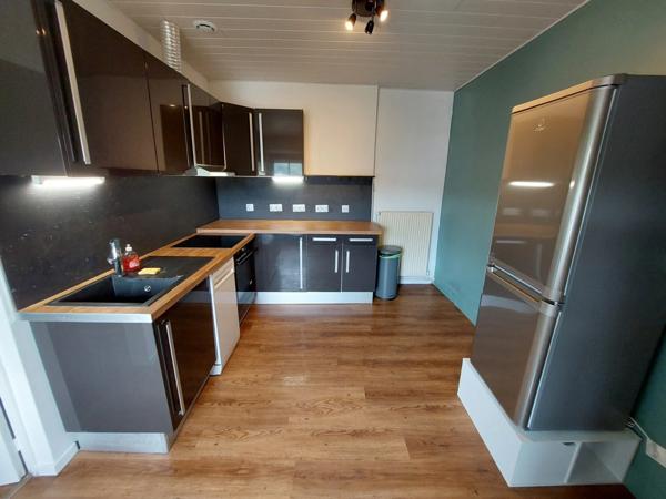 Dpt Loire (42), à louer RIVE DE GIER appartement T2 meublé de 59m²
