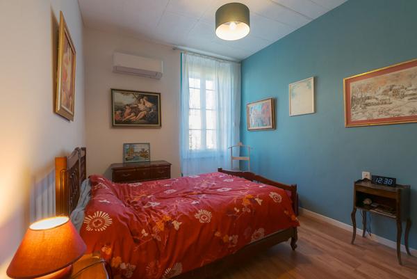 CARCASSONNE – PROCHE BOULEVARDS Maison T6 125m² (112m² hab.) avec jardin, dépendance, et pompe à chaleur