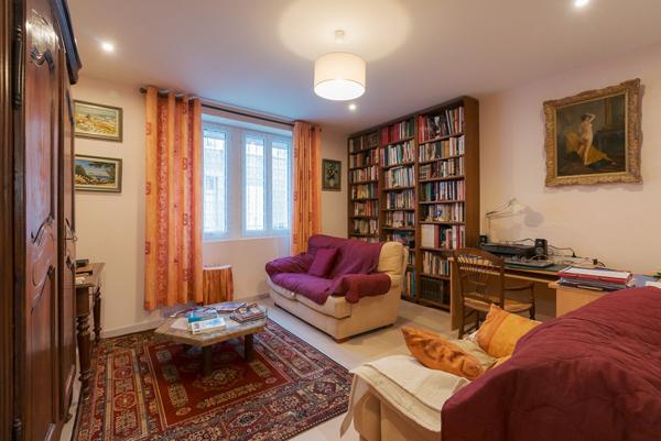 CARCASSONNE – PROCHE BOULEVARDS Maison T6 125m² (112m² hab.) avec jardin, dépendance, et pompe à chaleur