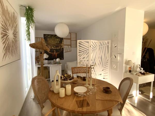 Appartement 3 pièce(s) 2 chambre(s) 81 m²