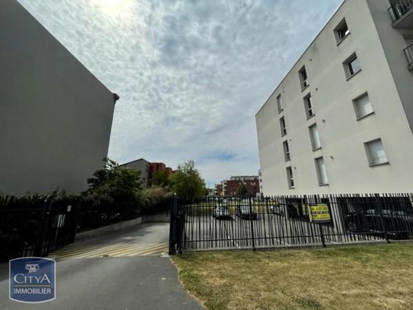 Location parking Loos (59120)