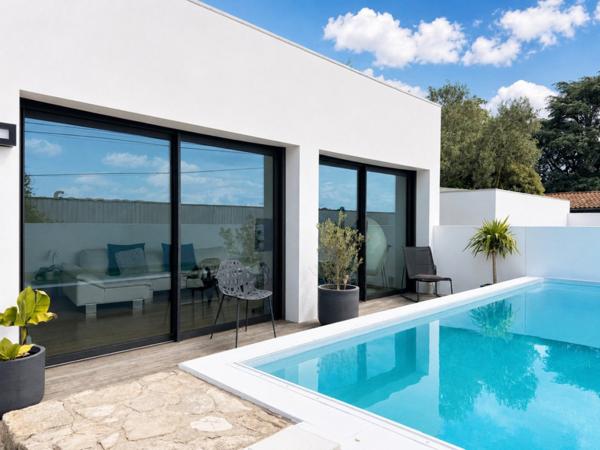 MAISON MODERNE DE PLAIN PIED T4 AVEC PISCINE
