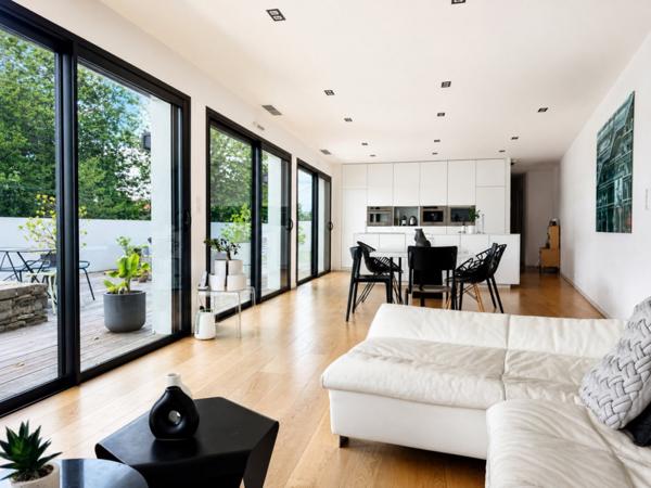 MAISON MODERNE DE PLAIN PIED T4 AVEC PISCINE