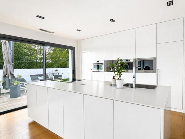 MAISON MODERNE DE PLAIN PIED T4 AVEC PISCINE