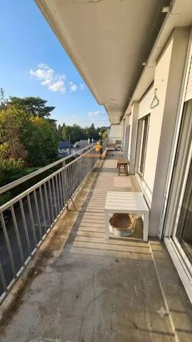 Vente                                                      Appartement
                        
                     4 pièces                      91 m2                     à Lourdes