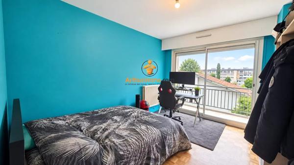 Vente                                                      Appartement
                        
                     4 pièces                      91 m2                     à Lourdes
