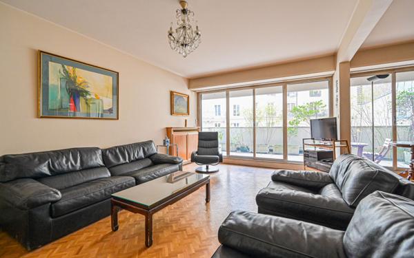 Appartement à vendre    5 pièces • 100,10 m2 Paris 11