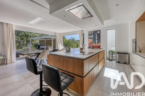 Maison à vendre 7 pièces 288 m² Bandol