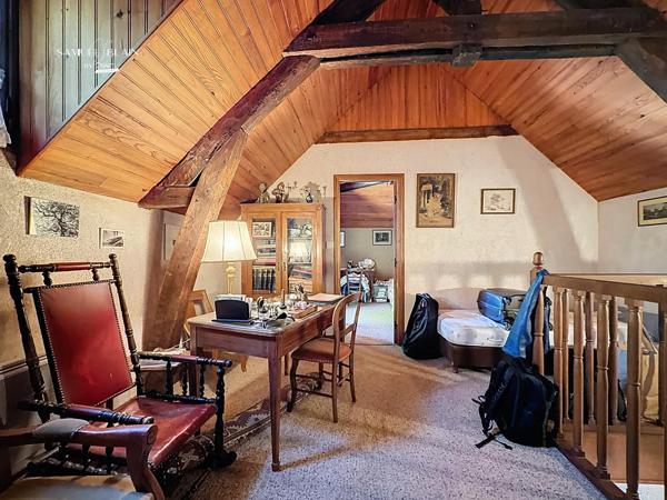 Maison de 110 m2 + 1 gîte de 70 m2 sur 2008 m² clos