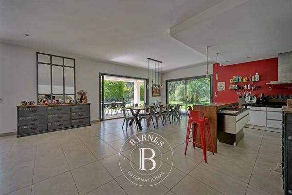 Saint-Gély-du-Fesc, Maison  262 m² à vendre